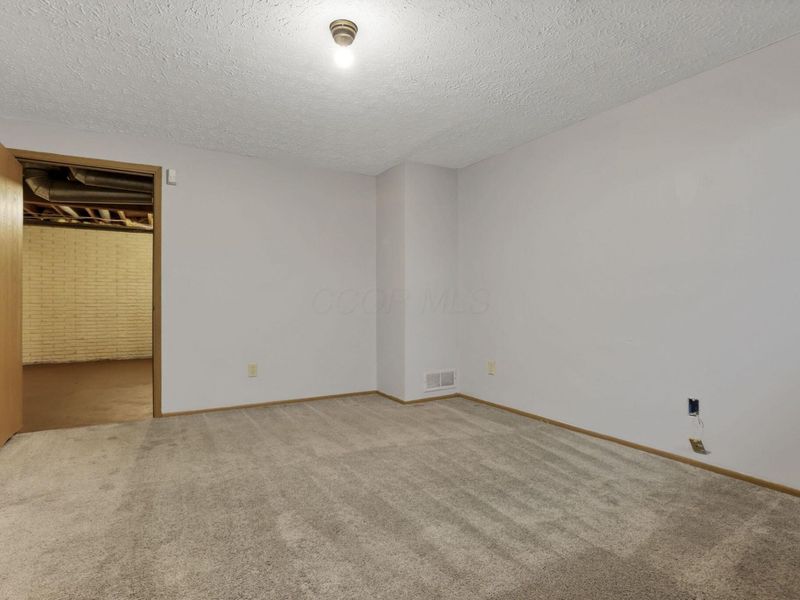 2418 Carolina Avenue, Unit 5, Columbus, OH 43229 Photo 33