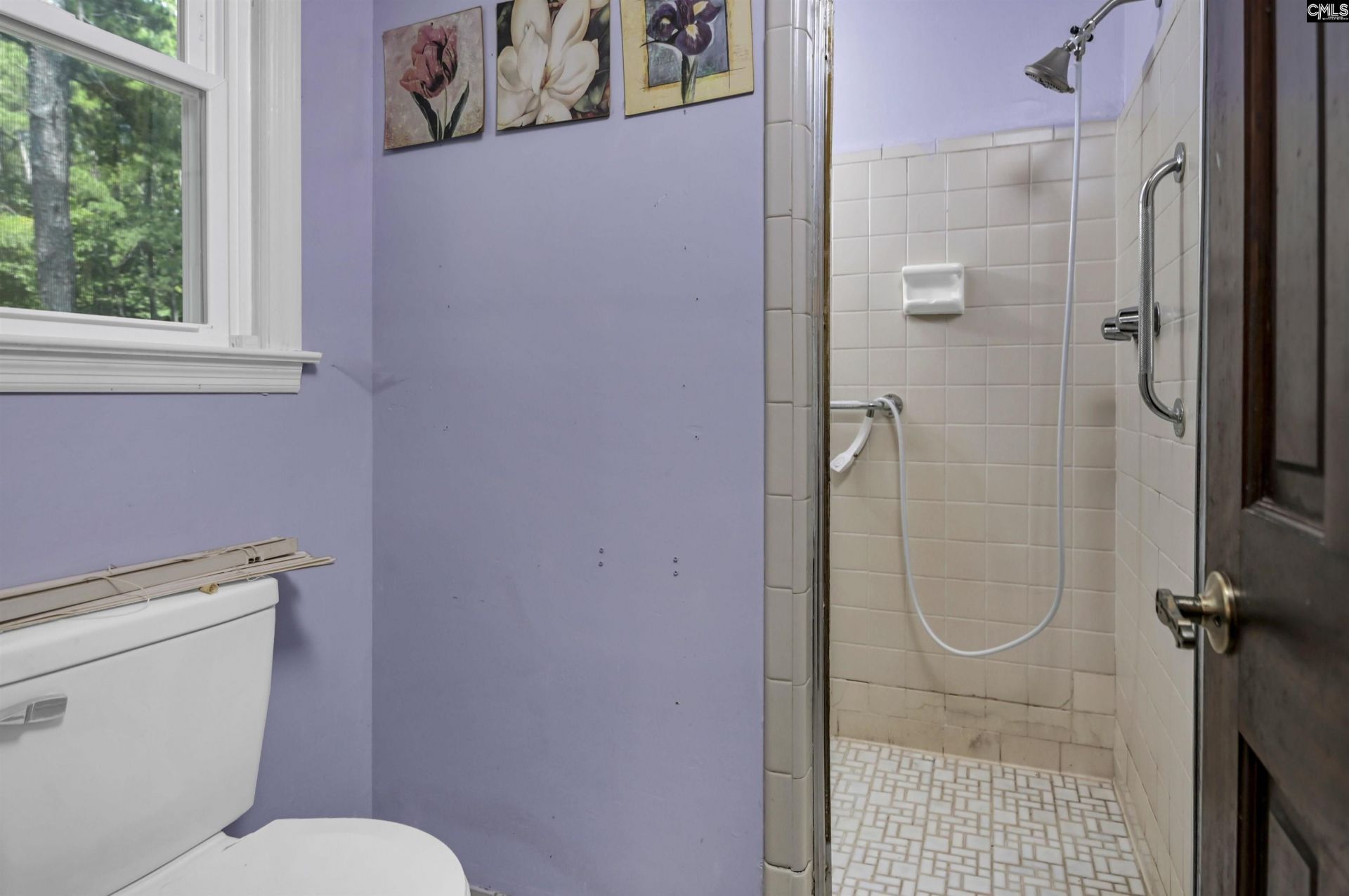 100 Sheridan Drive  Photo 16