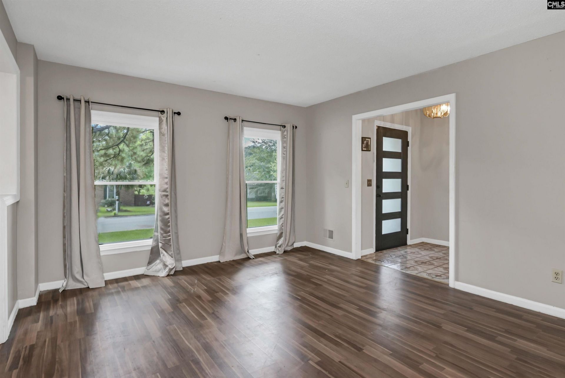 100 Sheridan Drive  Photo 21