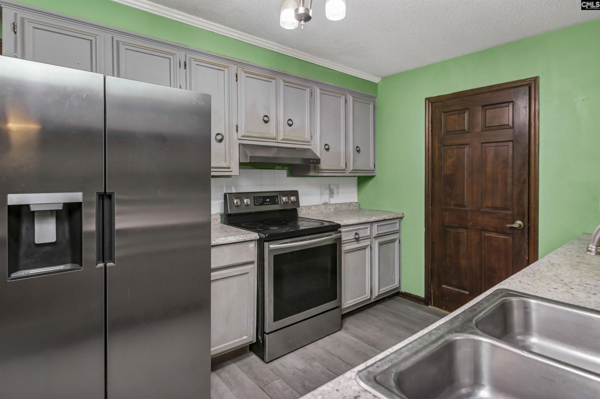 100 Sheridan Drive  Photo 6