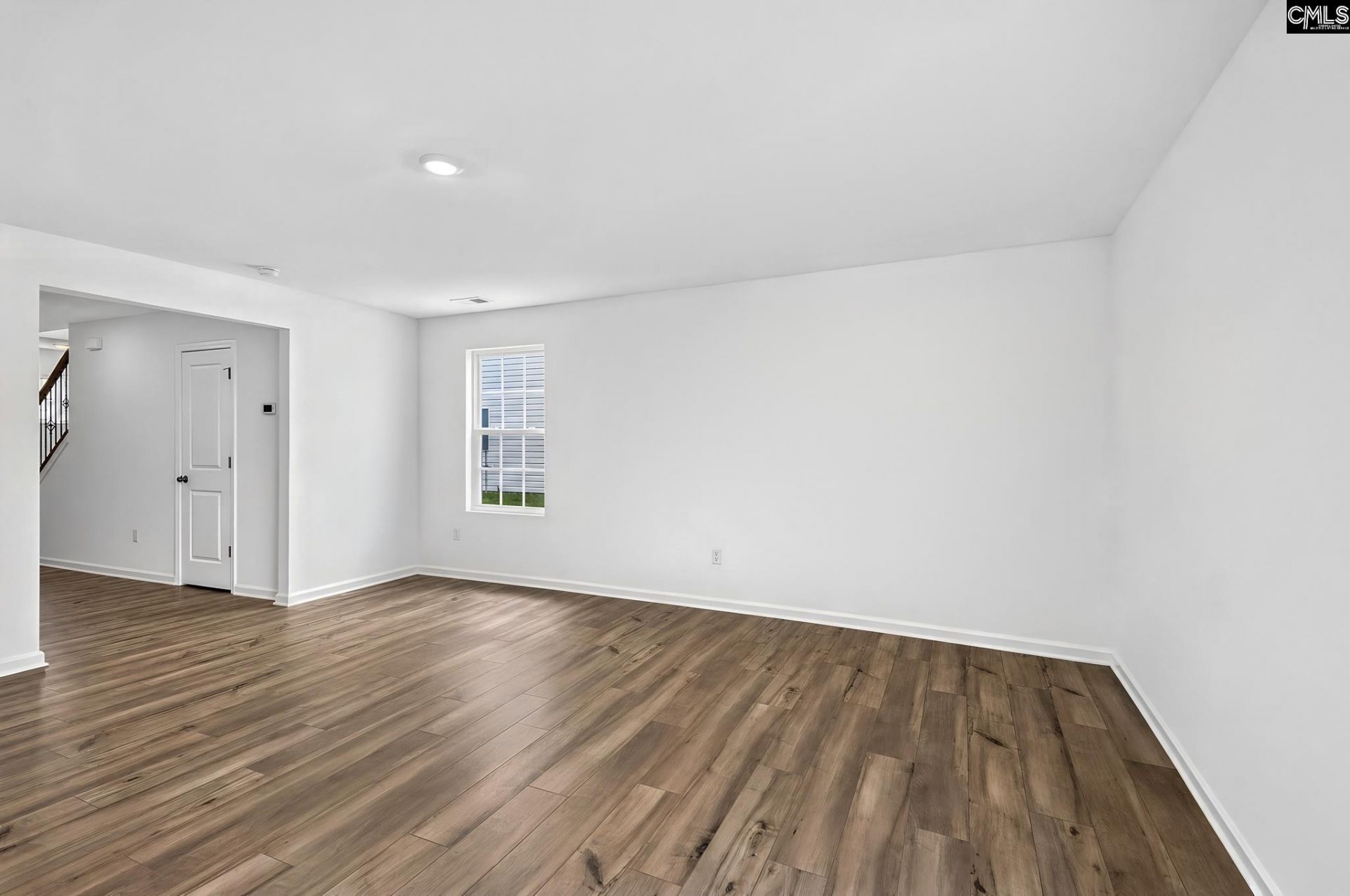 370 Sunny Falls Drive  Photo 12