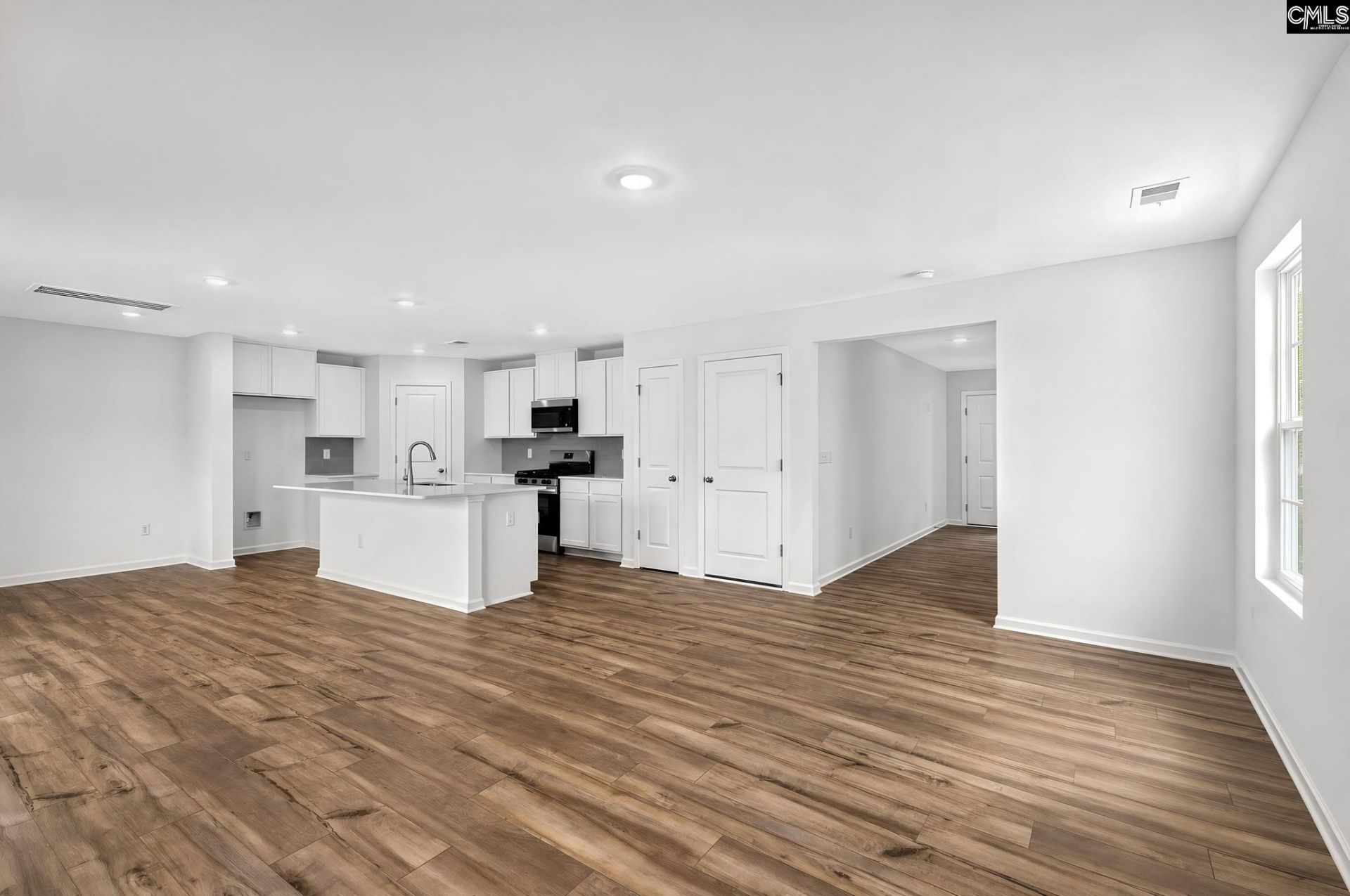 370 Sunny Falls Drive  Photo 15