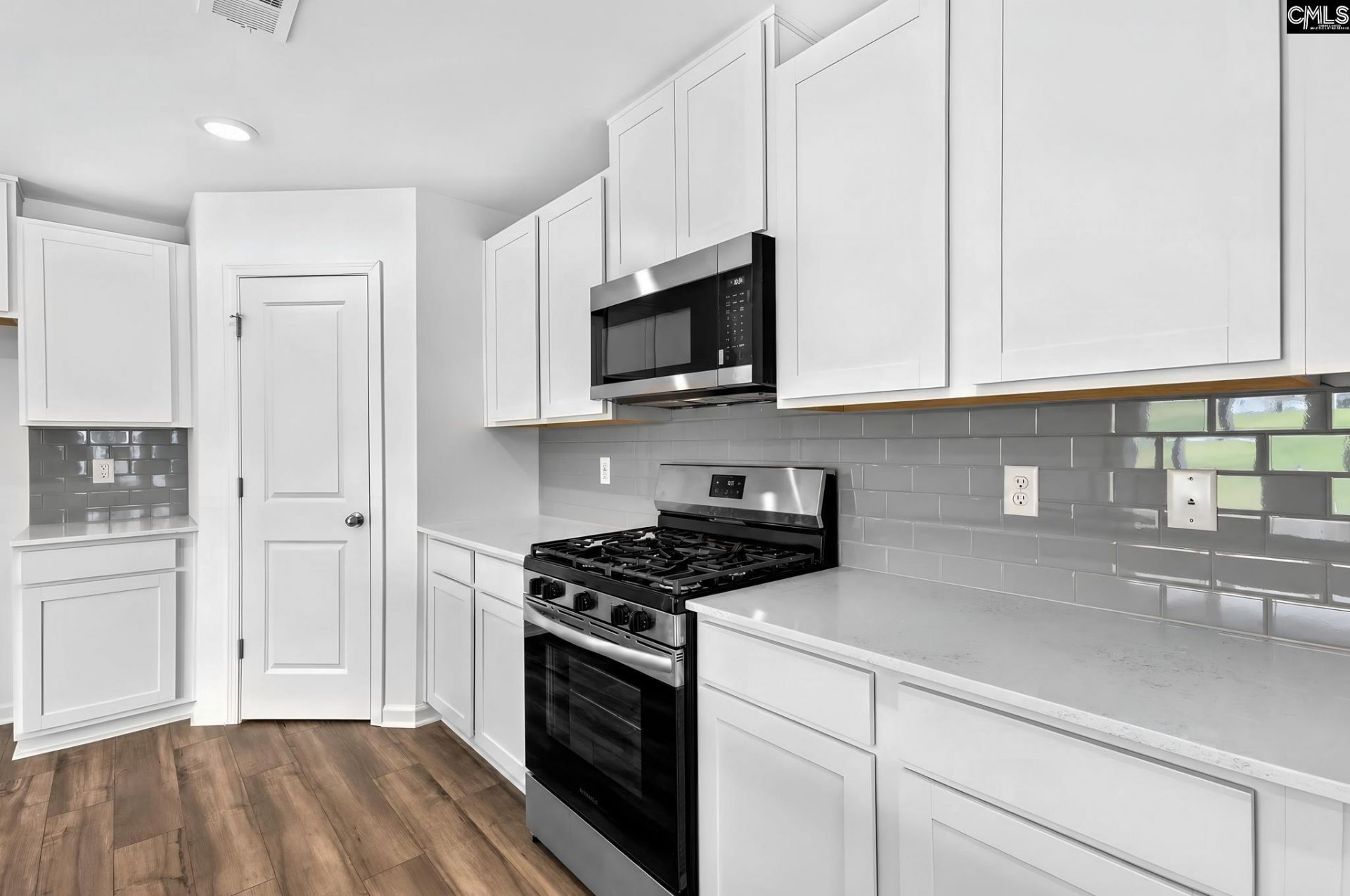 370 Sunny Falls Drive  Photo 9