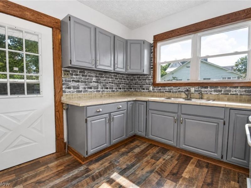 679 Main Street, Conneaut, OH 44030 Photo 6