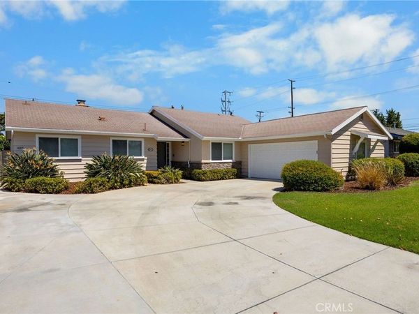 831 E Hoover, Orange, CA 92867