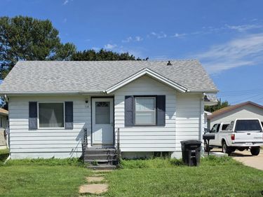 518 N Center Street, Clay Center, NE 68933