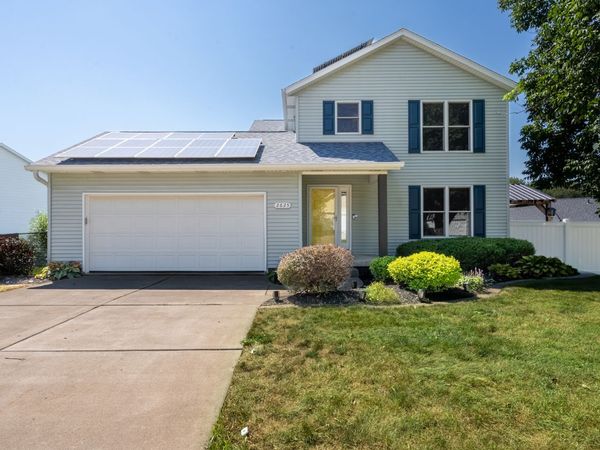 2625 Revo Road , Davenport, IA 52806