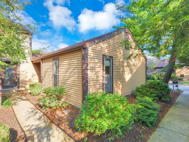 3151 Rivermill Drive, Unit 13, Columbus, OH 43220 Photo 1