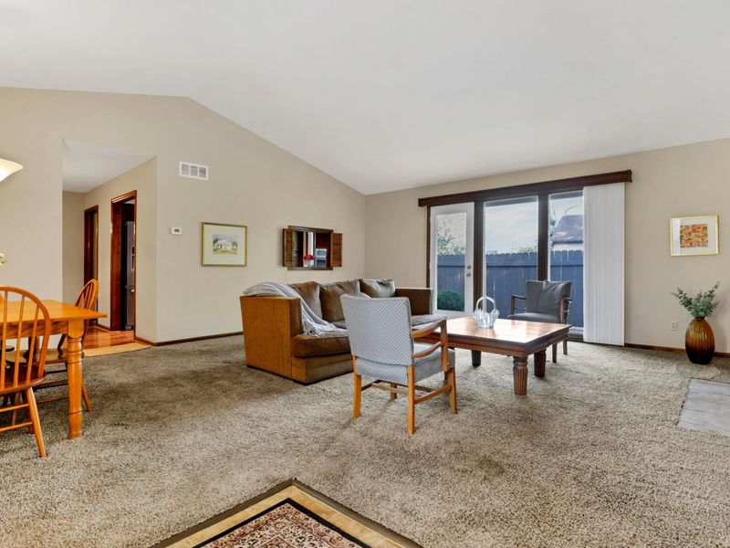 3151 Rivermill Drive, Unit 13, Columbus, OH 43220 Photo 6