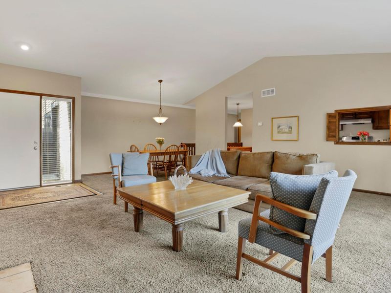 3151 Rivermill Drive, Unit 13, Columbus, OH 43220 Photo 7