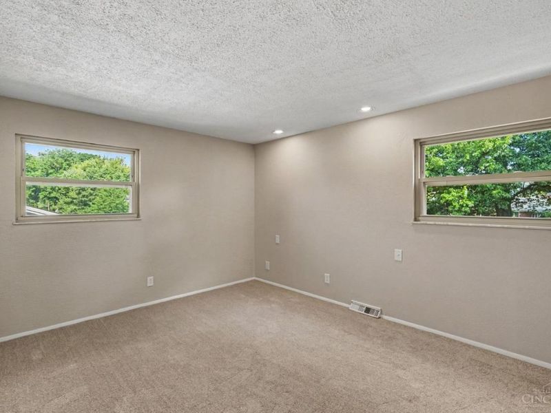 5494 Cleander Drive, Delhi Township, OH 45238 Photo 10