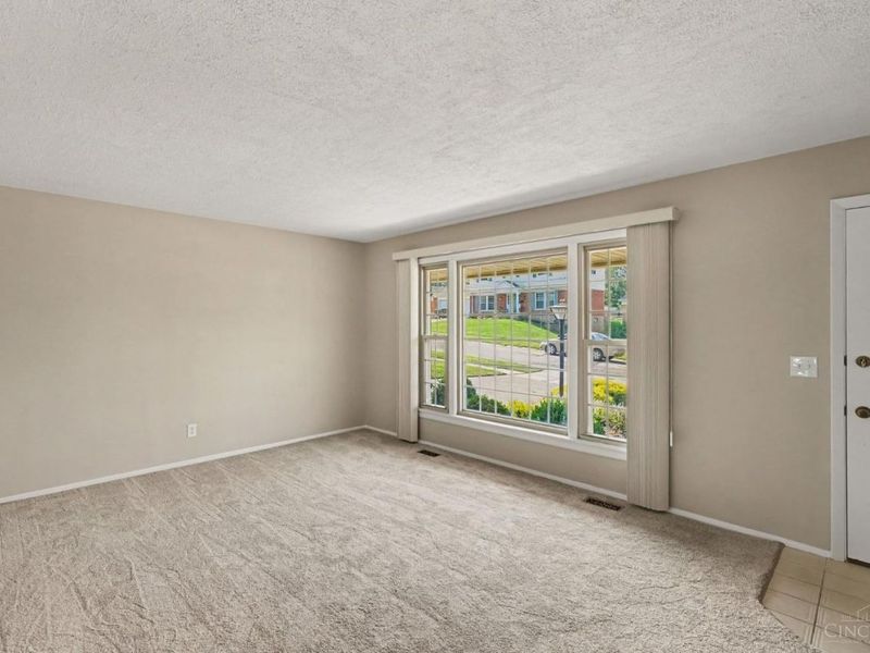 5494 Cleander Drive, Delhi Township, OH 45238 Photo 4