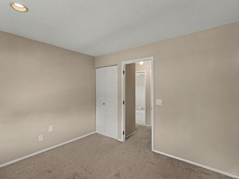 5494 Cleander Drive, Delhi Township, OH 45238 Photo 9