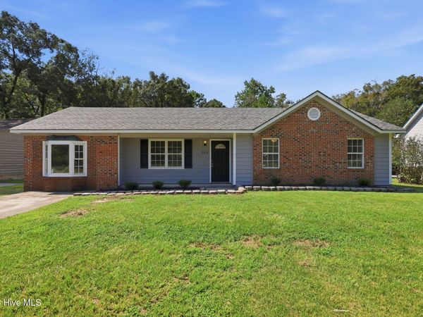 864 Mill River Road , Jacksonville, NC 28540