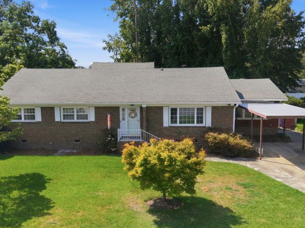 2002 Carey Road , Kinston, NC 28501