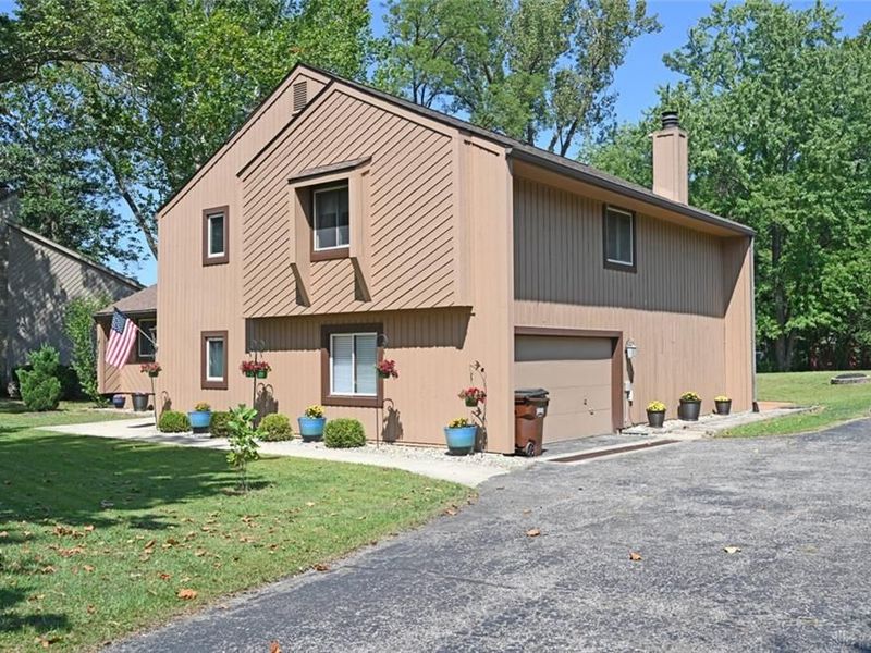 1065 Wilderness Bluff, Tipp City, OH 45371 Photo 4
