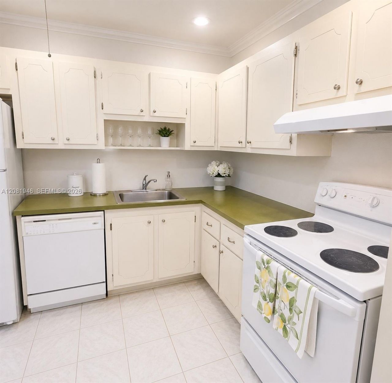 301 Cambridge Rd, Unit 306, Hollywood, FL 33024 Photo