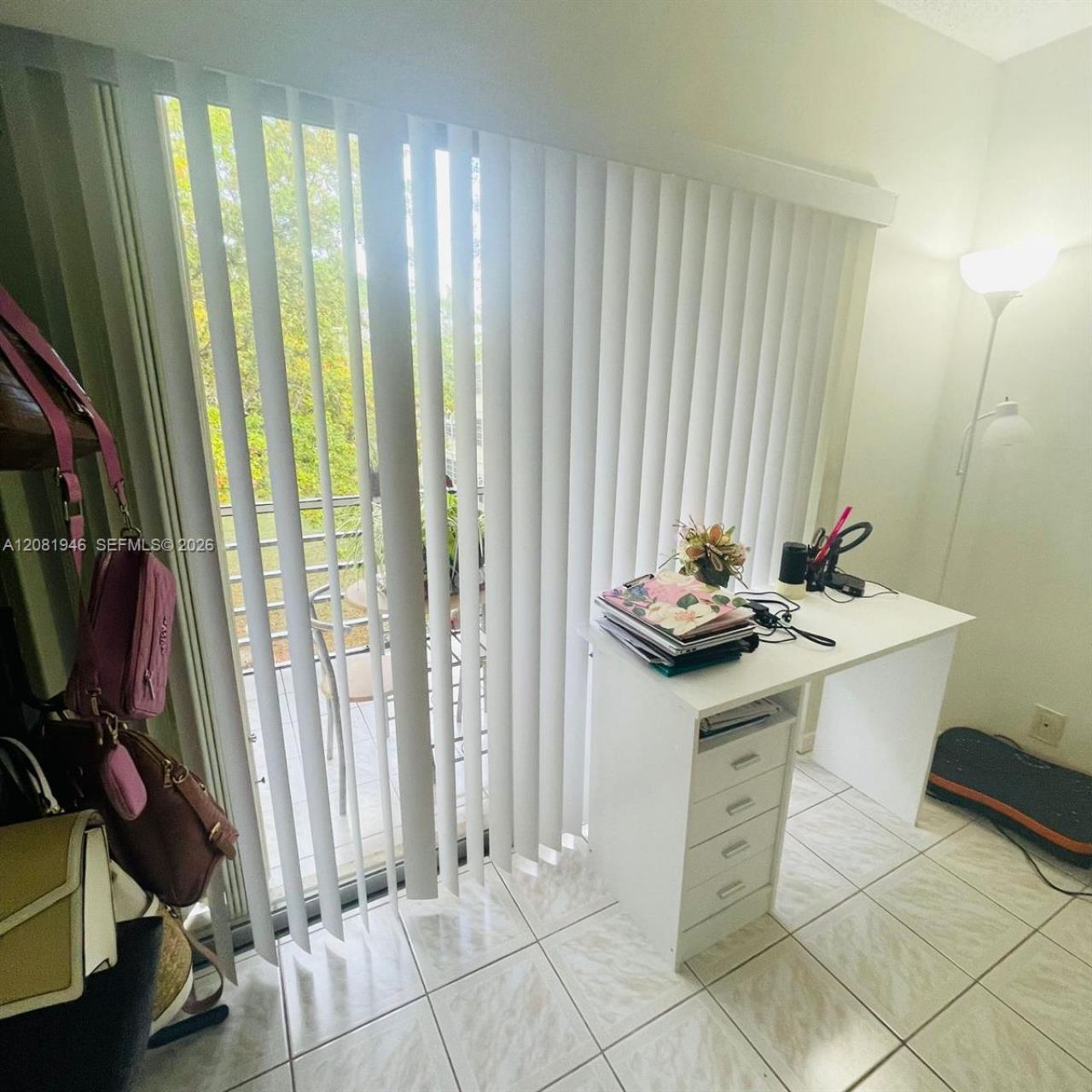 301 Cambridge Rd, Unit 306, Hollywood, FL 33024 Photo