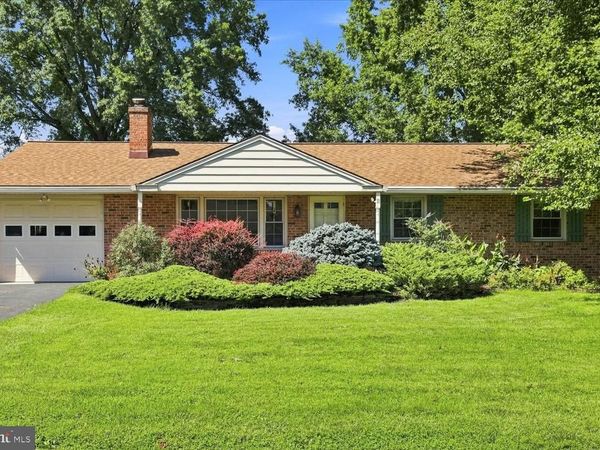 18 PFAUTZ AVENUE, LITITZ, PA 17543