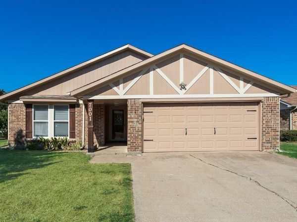 7001 Rose Lea Court, Fort Worth, TX 76137