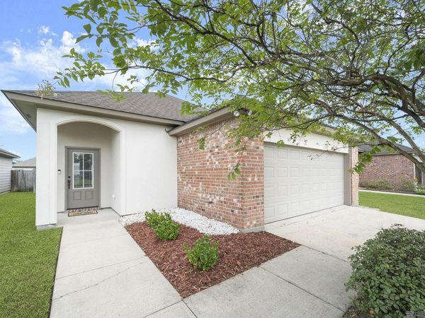 1665 El Tigre Dr, St Gabriel, LA 70776
