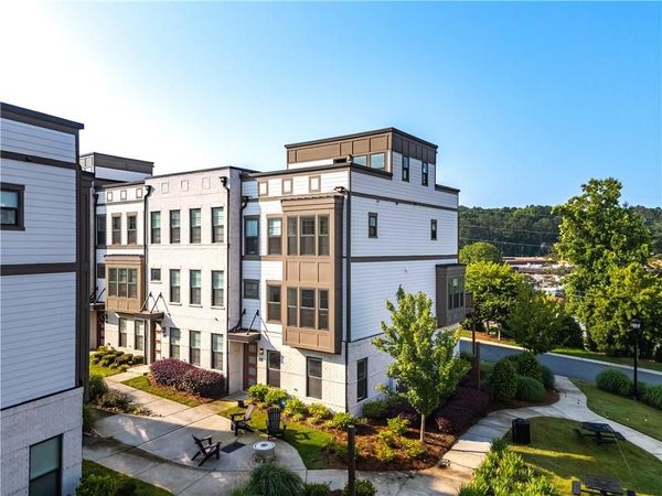 2076 Holtz Lane , Atlanta, GA 30318