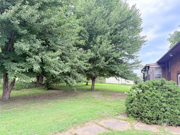 38 E Olinda Avenue, Des Moines, IA 50315