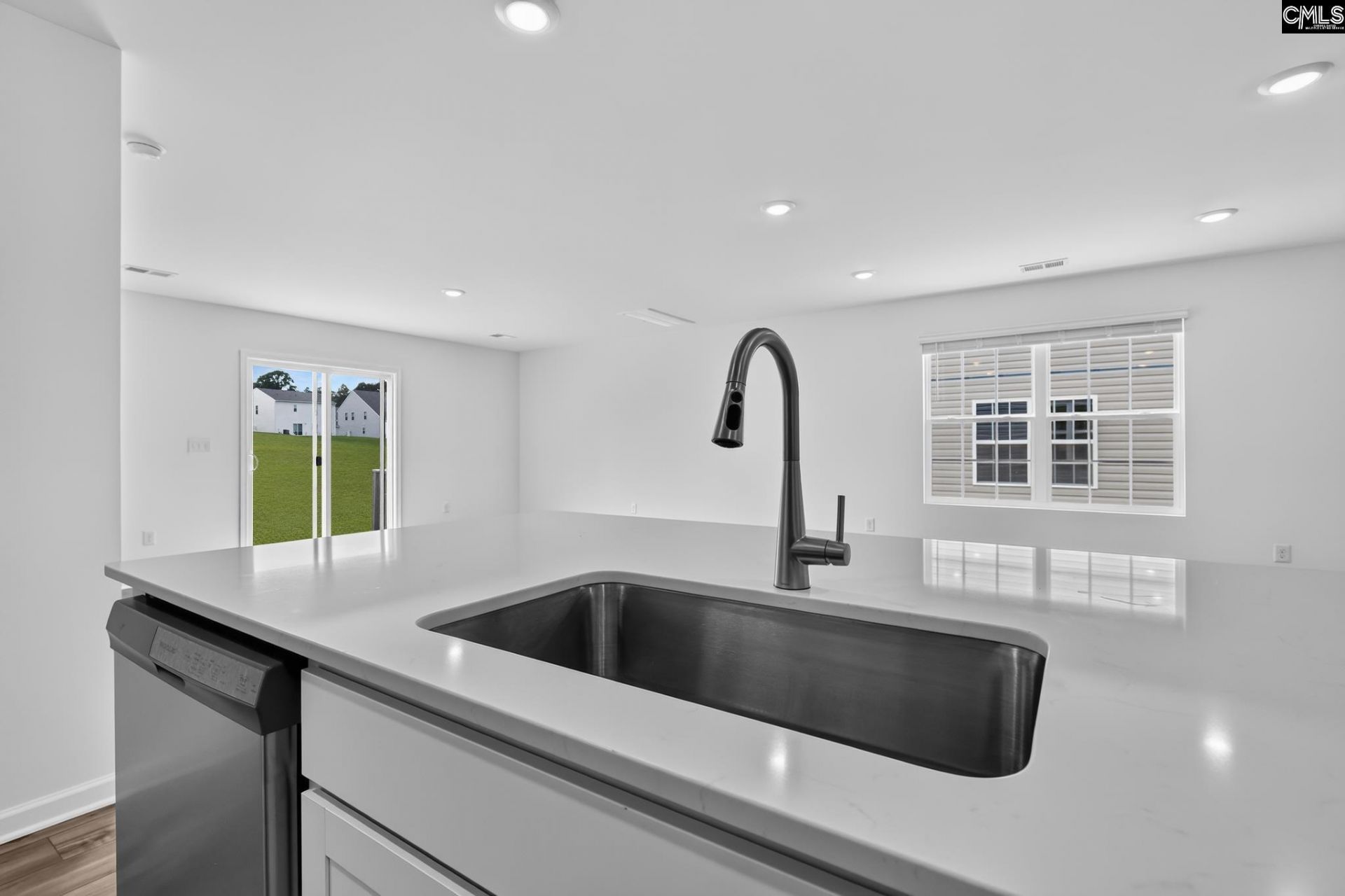 365 354 Sunnyfalls Drive  Photo 12