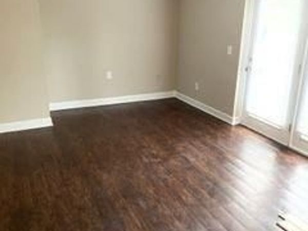 910 Log Cabin Road , Unit B, Charlotte, NC 28213