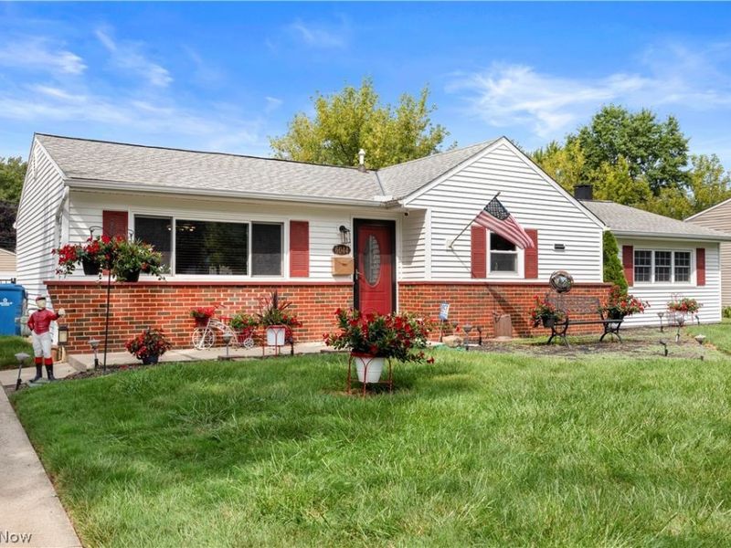 6044 Paula Boulevard, North Ridgeville, OH 44039 Photo 1