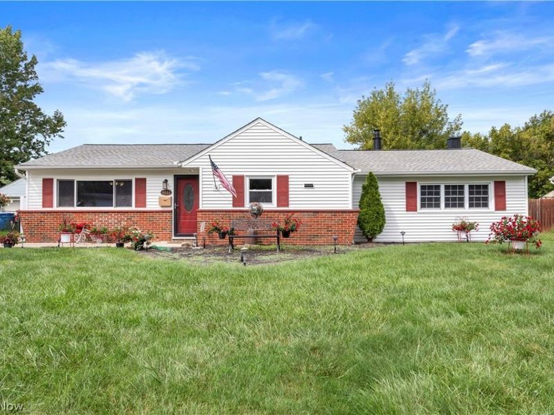 6044 Paula Boulevard, North Ridgeville, OH 44039 Photo 2