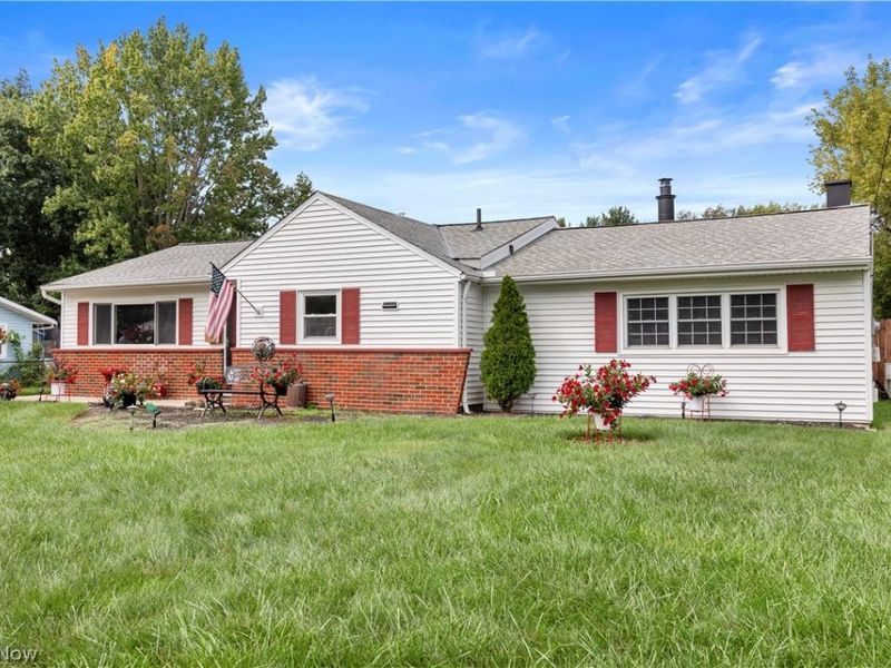 6044 Paula Boulevard, North Ridgeville, OH 44039 Photo 3