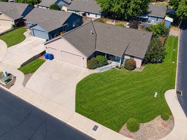 695 NE Stone Ridge Lane, Prineville, OR 97754