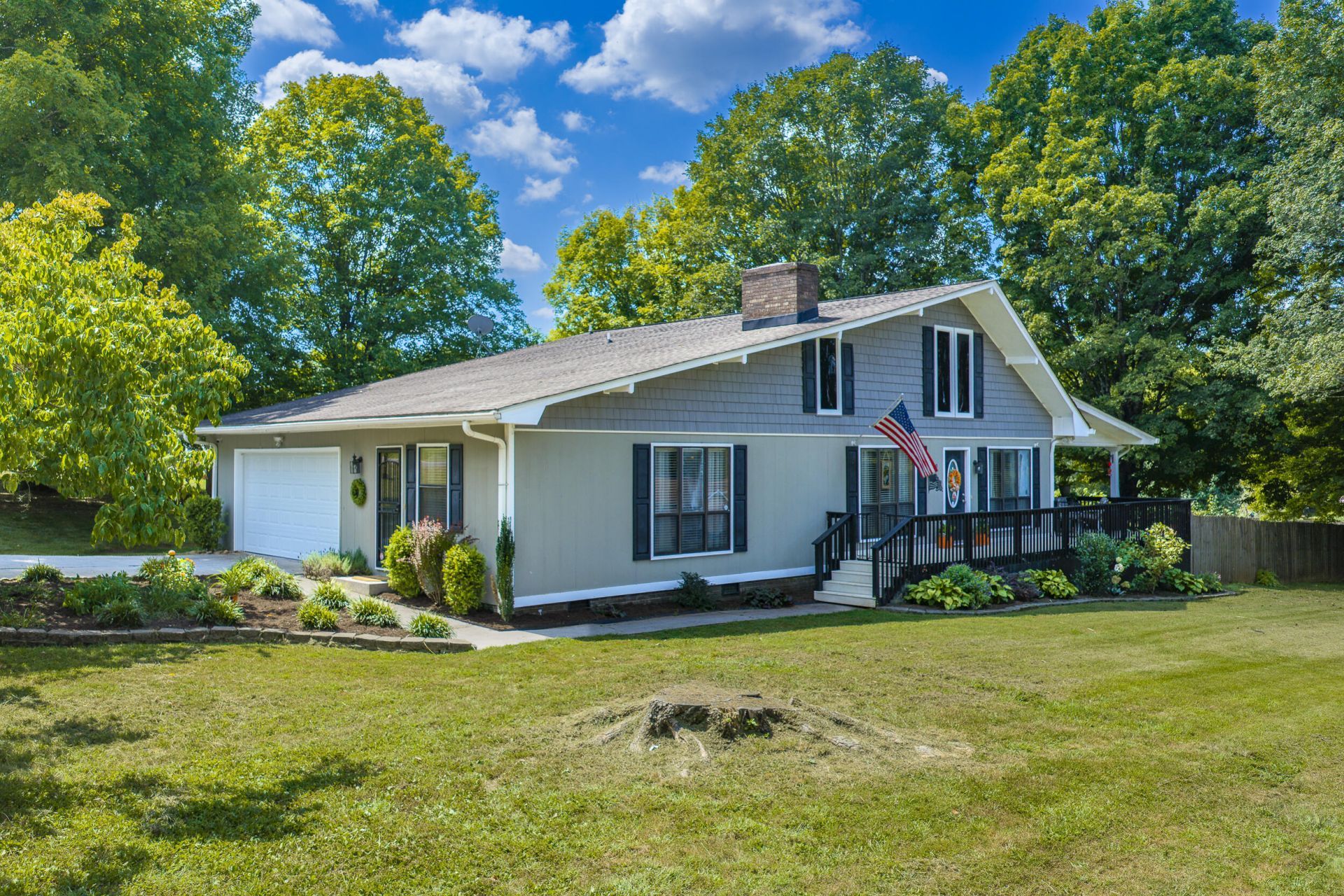 319 Old Dandridge Pike, Strawberry Plains, TN 37871 Main Photo