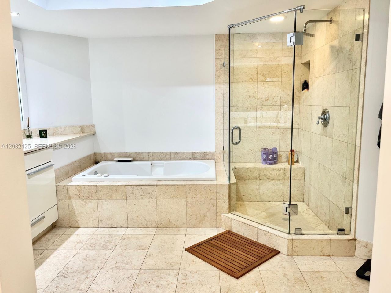 21055 Yacht Club Dr , Unit 510, Aventura, FL 33180 Photo
