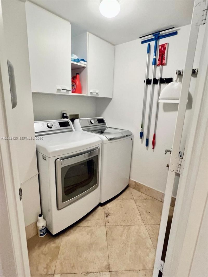 21055 Yacht Club Dr , Unit 510, Aventura, FL 33180 Photo