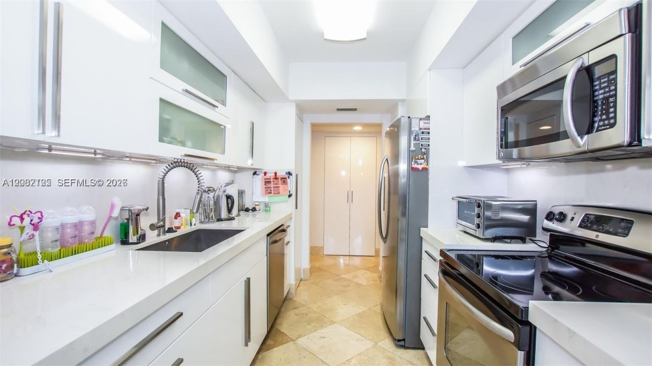 21055 Yacht Club Dr , Unit 510, Aventura, FL 33180 Photo