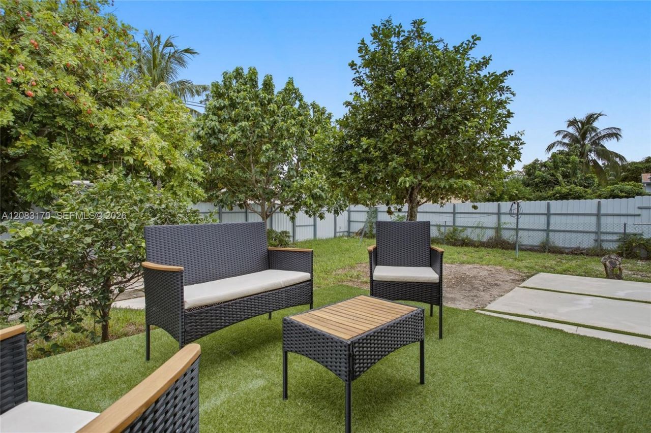 1260 NE 155th St , North Miami Beach, FL 33162 Photo