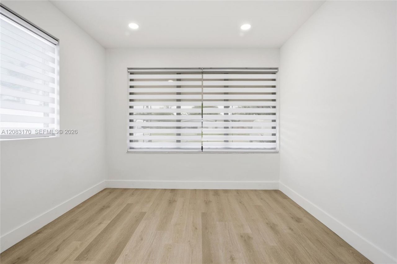 1260 NE 155th St , North Miami Beach, FL 33162 Photo
