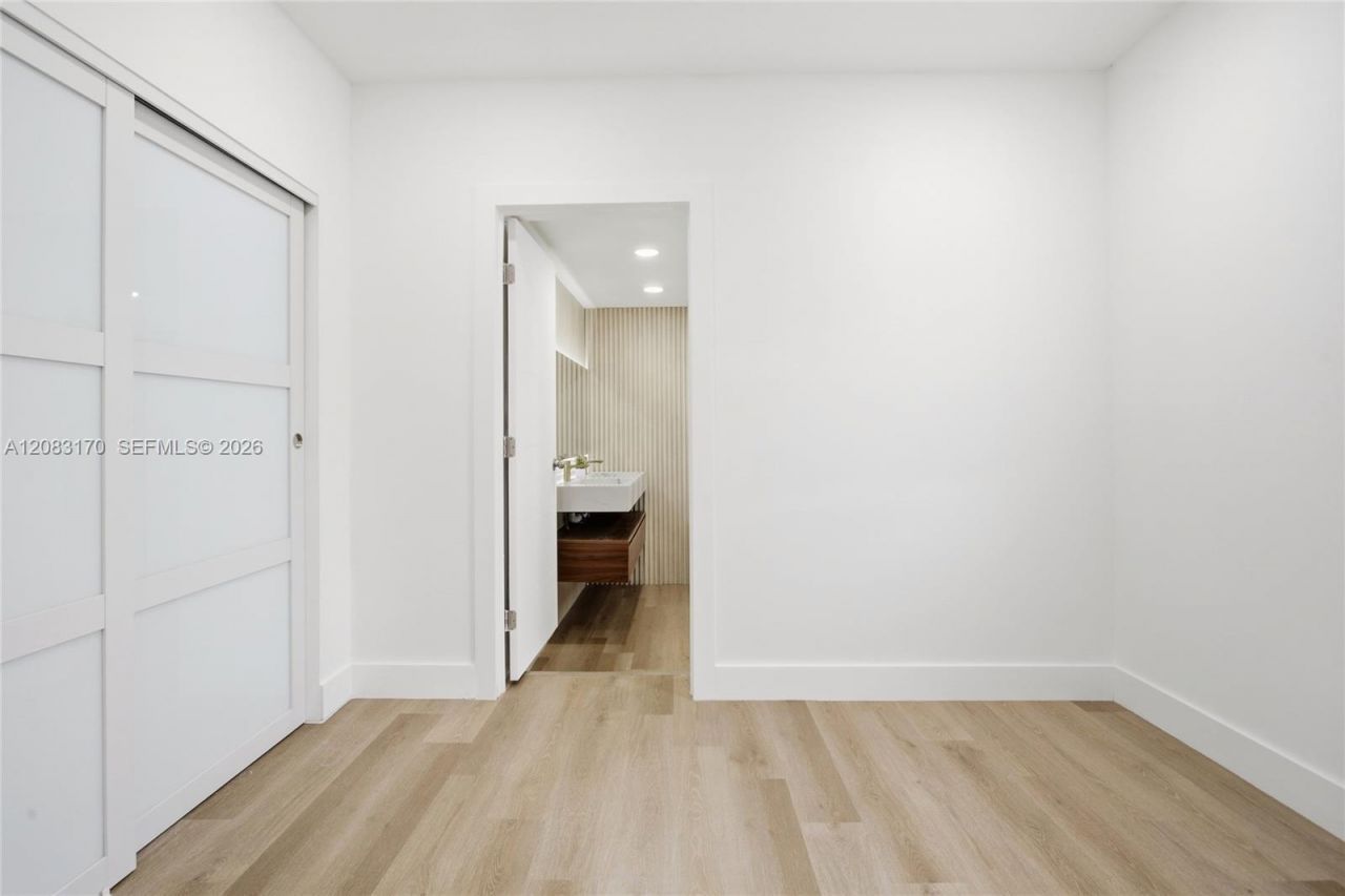 1260 NE 155th St , North Miami Beach, FL 33162 Photo