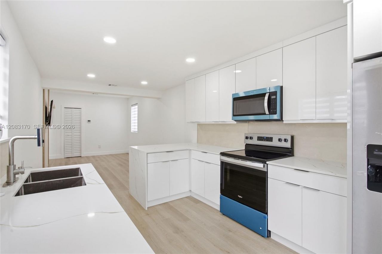 1260 NE 155th St , North Miami Beach, FL 33162 Photo