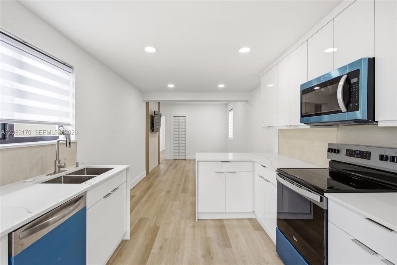 1260 NE 155th St , North Miami Beach, FL 33162 Photo