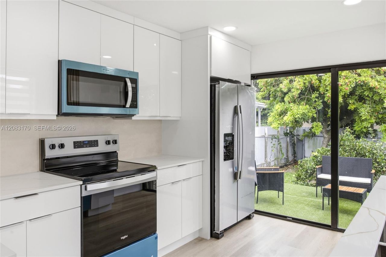1260 NE 155th St , North Miami Beach, FL 33162 Photo