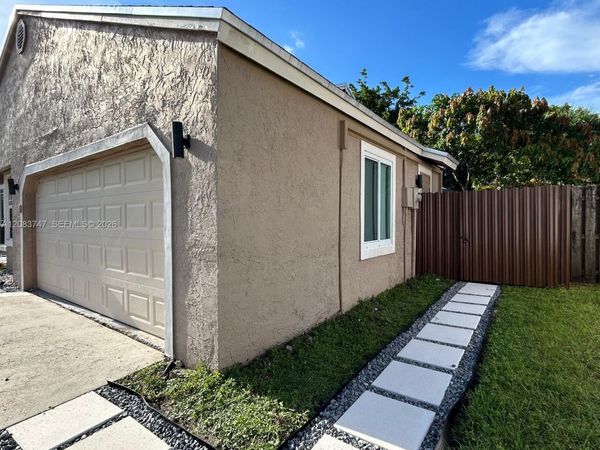 13431 SW 9th Pl , Unit 1, Davie, FL 33325
