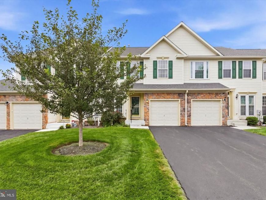 712 Wisteria Drive, Warrington, PA 18976 Main Photo