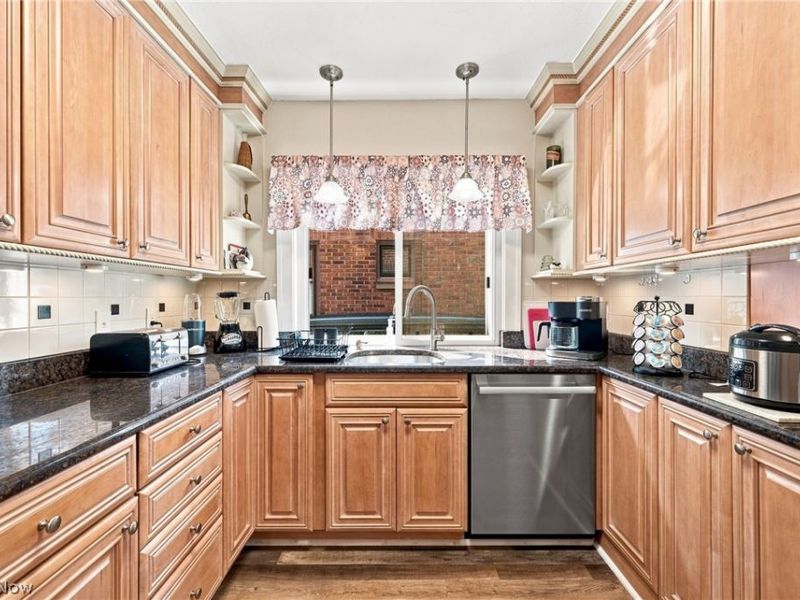 17101 Laverne Avenue, Cleveland, OH 44135 Photo 17