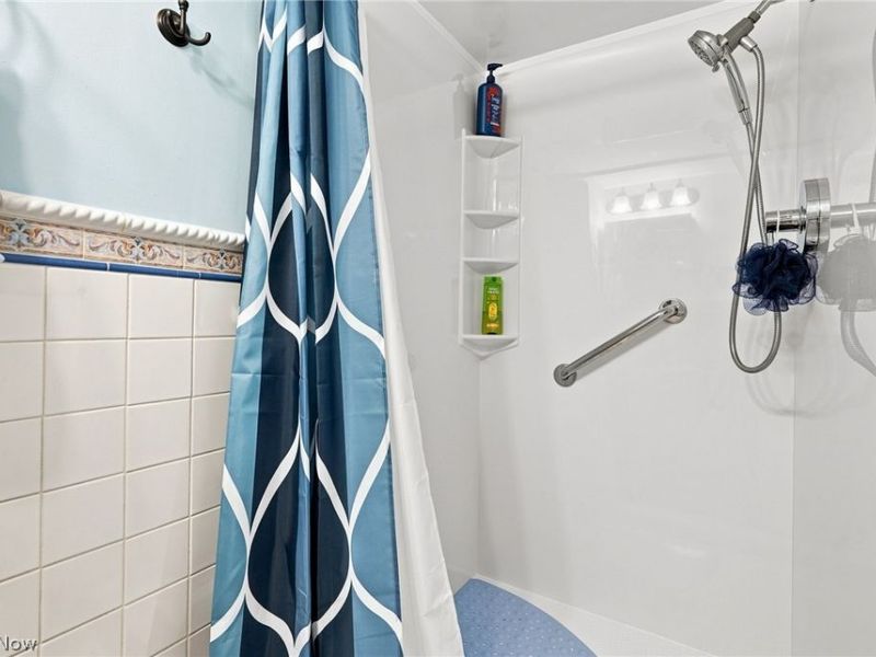 17101 Laverne Avenue, Cleveland, OH 44135 Photo 37