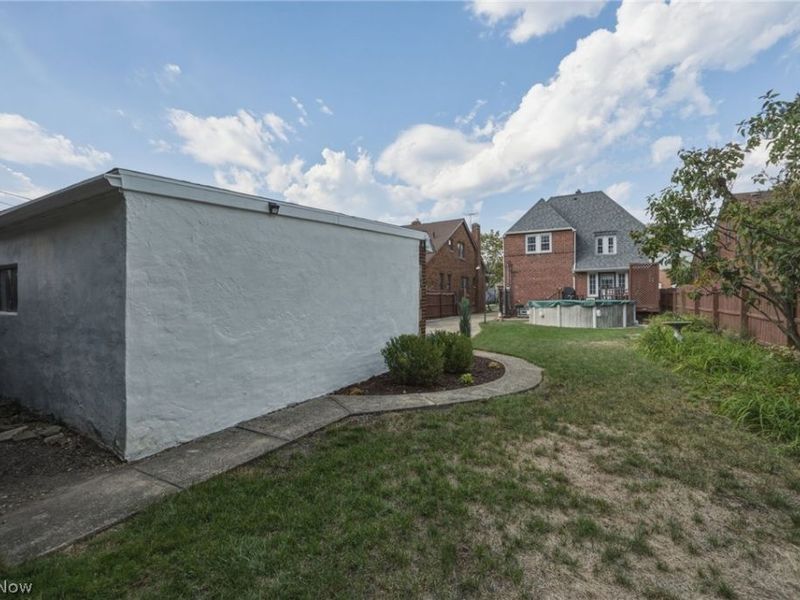 17101 Laverne Avenue, Cleveland, OH 44135 Photo 39