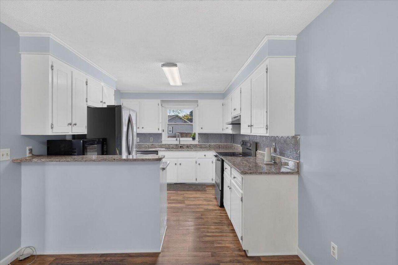 947 Foxcroft Road Photo 18
