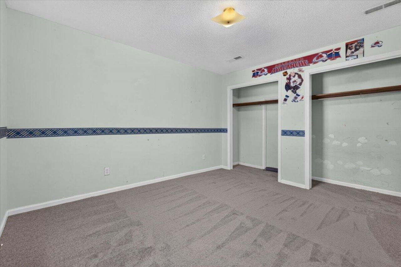 947 Foxcroft Road Photo 27